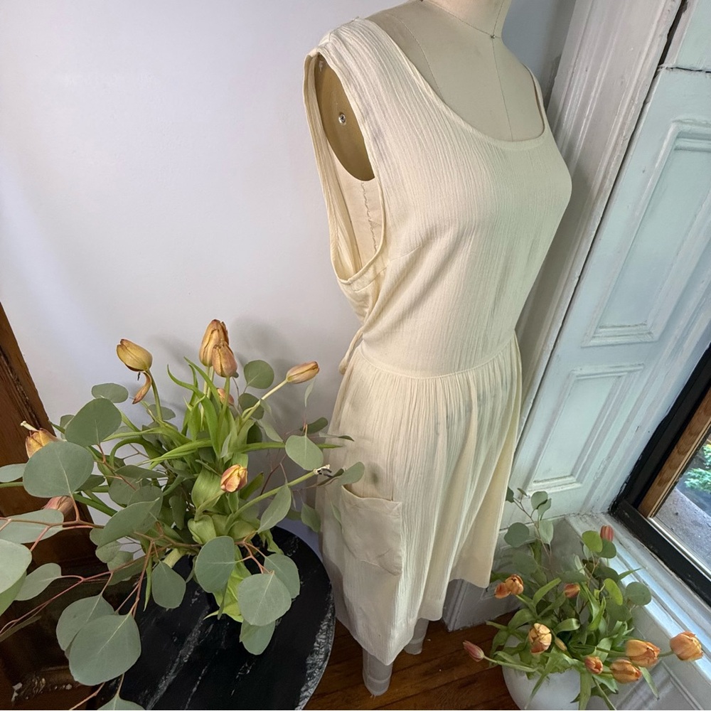 Cream cotton sleeveless dress - Picture 9 of 10